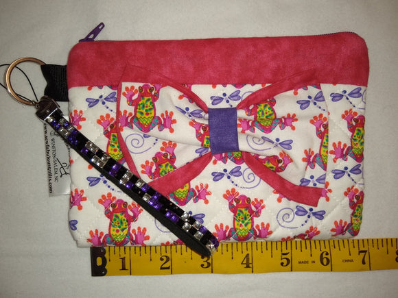 Quilted Wristlet Purse - Frogs Bow